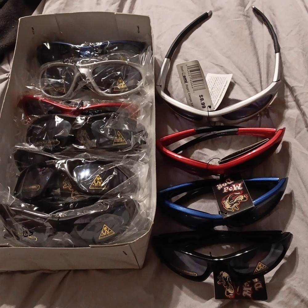 Box of 12 pairs kids sunglasses 👓 NWT